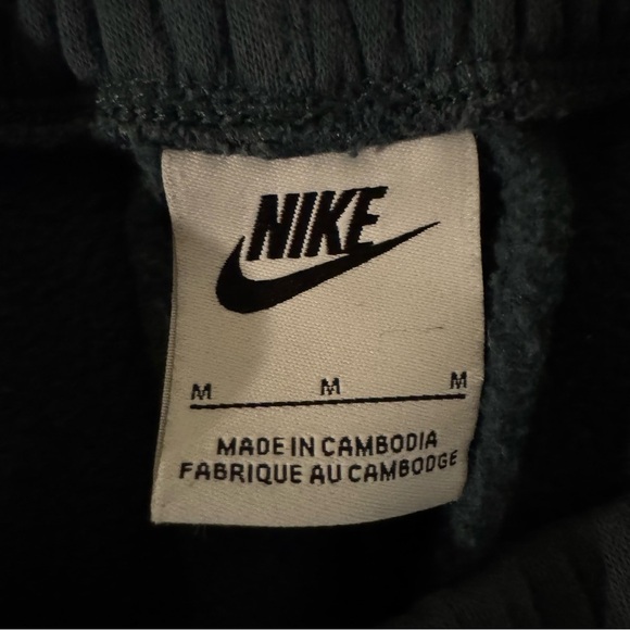 Nike Kids Club Fleece Dark Gray Green Solo Swoosh Open Hem Sweatpants Medium - Picture 2 of 4